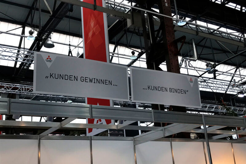 Trotz aller digitalen Veränderung sollen die Mitsubishi-Händler aber nicht den Kunden aus den Augen verlieren. (Seyerlein / »kfz-betrieb«)