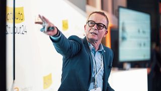 Bereits im vergangenen Jahr präsentierte Studienleiter Stefan Reindl die Ergebnisse der Befragung im Drivers & Business Club in München.  (Bild: IFA)