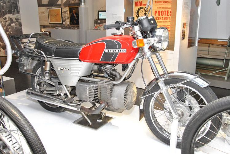 Der Volksmund taufte die Maschine – einen Hercules W 2000 – ziemlich despektierlich „Staubsauger“. Der Sachs-Wankelmotor mit seinem charakteristischen Aussehen war hier der Namensgeber.  (Foto: Dominsky)