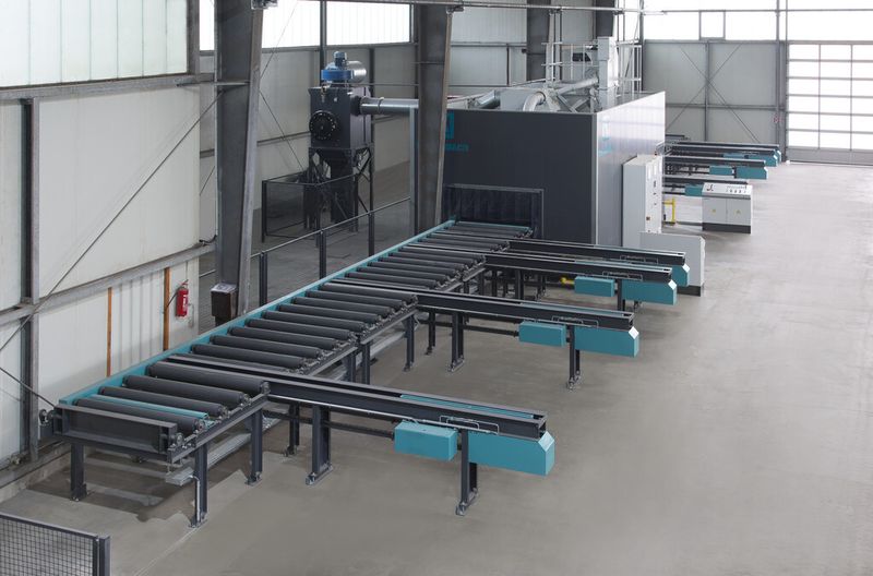 Mit der neuen Strahlanlage will die Korrosionsschutz Naumann GmbH Bauteile für Hochspannungsmasten und Umspannwerke sweepen. (Bild: Kaltenbach)