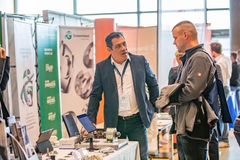 Gerade der fachliche Austausch unter den Schraubexperten untereinander ist das, was die Regionalmesse Schraubtec ausmacht. (Bild: Amelie Jehmlich/ART n Photo)