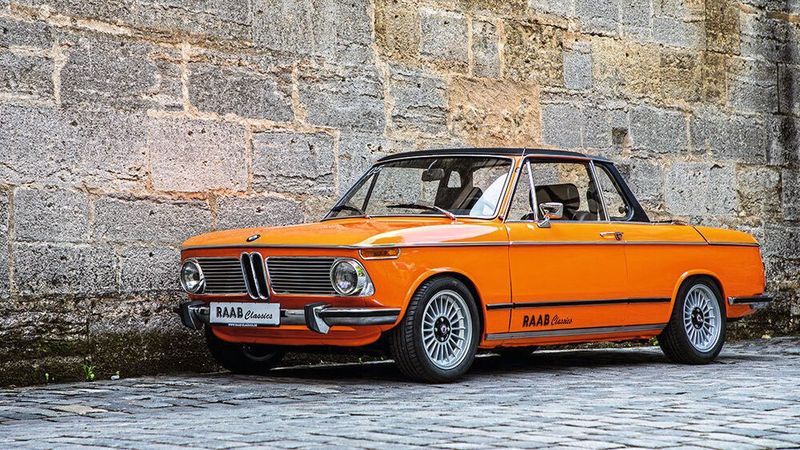 Für immer mehr klassische Automobile führt der Fahrwerkhersteller KW Automotive in der Höhe und im Fahrkomfort einstellbare Sportfahrwerke ein. Nun auch für die 02er-Cabriolets von BMW. Für immer mehr klassische Automobile führt der Fahrwerkhersteller KW Automotive in der Höhe und im Fahrkomfort einstellbare Sportfahrwerke ein. Nun auch für die 02er-Cabriolets von BMW.