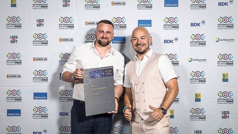 Libenti Reisemobile aus Fulda platzierte sich als Gewinnerbetrieb in der Kategorie Vertrieb. Unter der vor zwei Jahren ins Leben gerufenen Eigenmarke vertreibt das Autohaus Jakob Reisemobile und Wohnwagen der Marken Hymer, Etrusco und Eriba. Dabei stellt es manche strategische und operative Weiche anders als etablierte Wohnmobilhändler.  (Bild: Stefan Bausewein)