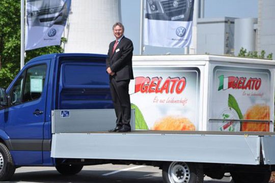 Filialleiter Rybicki behält den Überblick schon am Eröffnungstag. (Archiv: Vogel Business Media)