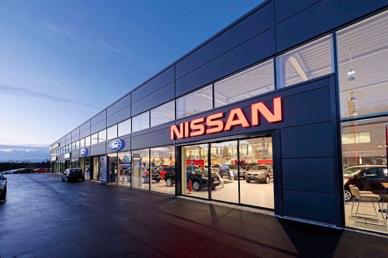 Auch in diesem Jahr hat die Aachener Mehrmarken-Händler Moll neue Standorte und Fabrikate hinzugenommen. Binnen kürzester Zeit hat sie die übernommenen Betriebe von tiefroten Zahlen in die Gewinnzone gebracht: Die jüngsten Beispiele sind die Übernahme eines Jeep- und Dodge-Autohauses in Köln und eines insolventen Volvo-Autohauses in Wuppertal. (Moll)