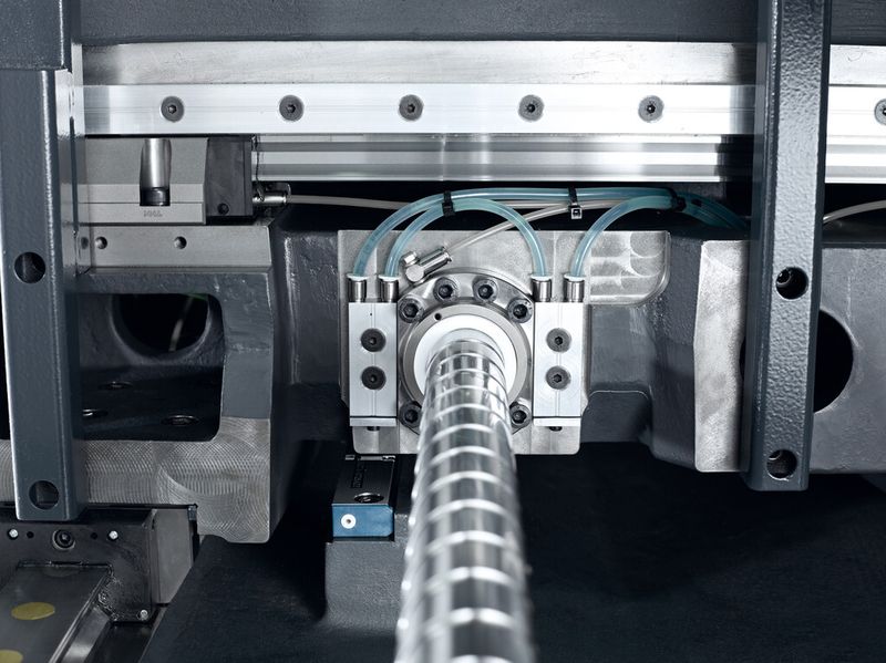 The rapid traverses in all axes are quoted at 36m/min. (Source: DMG Mori)