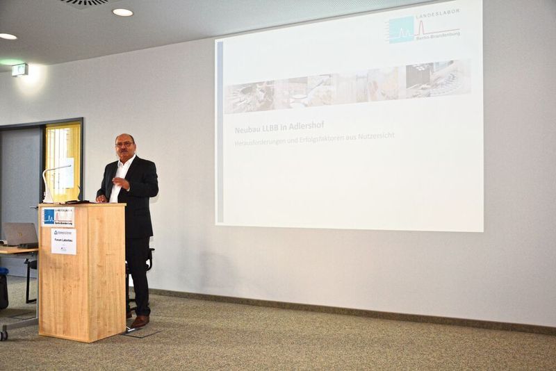 Norbert Buchholz, Leiter des Verwaltungsbereiches des Landeslabors Berlin-Brandenburg (LABORPRAXIS, C. Lüttmann)