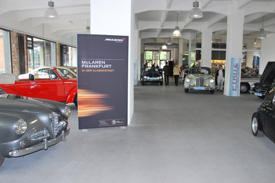 Mercedes und Co. müssen für den englischen Sportwagenbauer im Erdgeschoss der Klassikstadt weichen. (Archiv: Vogel Business Media)