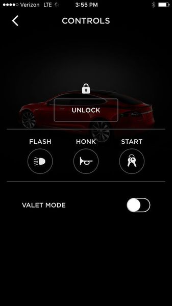 ... darf es natürlich auch nicht an einer App mit mehr oder weniger hilfreichen Funktionen fehlen. (Tesla)