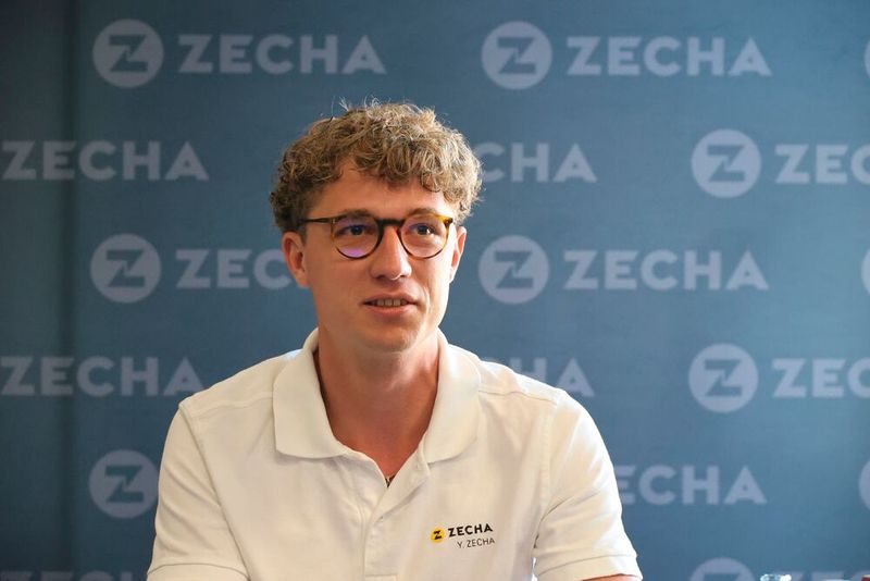 Mit dem Einstieg von Yannik Zecha im vergangenen Jahr übernimmt erstmals die dritte Generation Verantwortung im Familienunternehmen. Als Mitinhaber und Geschäftsführer führt er gemeinsam mit seinem Vater Stefan Zecha die Erfolgsgeschichte des Unternehmens fort. (Bild: Maschinenmarkt/rw)