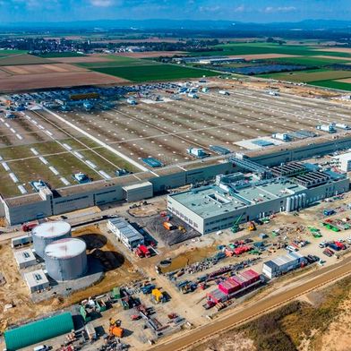 The BMW plant in Irlbach-Straßkirchen is considered a showcase project for "Bavarian Speed": short distances, close cooperation with regional partners and a digital toolbox that accelerates planning and implementation. (Image:BMW Group)