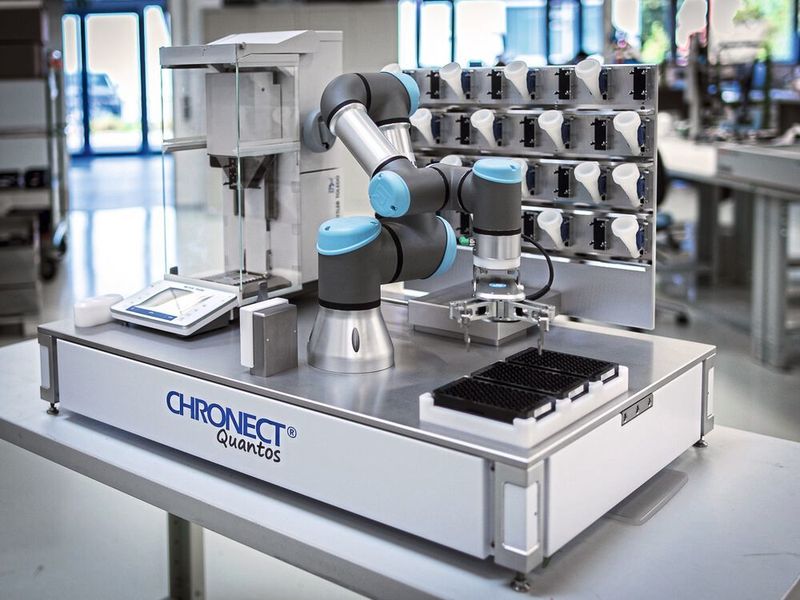 Abb.1: Mit Chronect Quantos kann eine vollautomatische Pulverdosierung durchgeführt werden. (Axel Semrau)