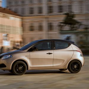 Damit soll der neue Ypsilon laut NEFZ-Messung noch rund vier Liter pro 100 Kilometer verbrauchen.(Bild:  Lancia)