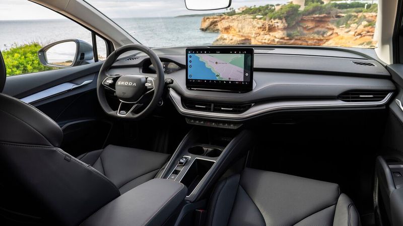 Das große Display zeigt Fortschritte im Detail. (Bild: Skoda)