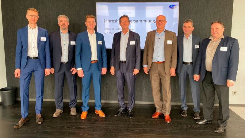 Subaru dealer advisory board: (from left) Andreas Wahl (managing director), Marc Wingenter (deputy chairman), Marc Sailer (assessor), Stephan Eimansberger (1st chairman), Stefan Kronenberger (deputy chairman), Josef Gogeißl ( appraiser ) and Henry Siebeneicher (appraiser).