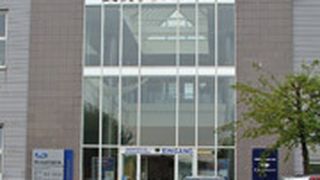 Wird den Kroymans-Schriftzug demnächst abmontieren: Der neue Ebbinghaus-Standort in Dortmund-Dorstfeld. (Archiv: Vogel Business Media)