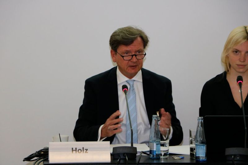 Neben VDE fordert auch der Branchenverband Bitkom einen zügigen Ausbau der digitalen Infrastruktur, sprich: Breitband und 5G. Im Bild: Bitkom-Präsidiumsmitglied Winfried Holz. (Gillhuber/VBM)
