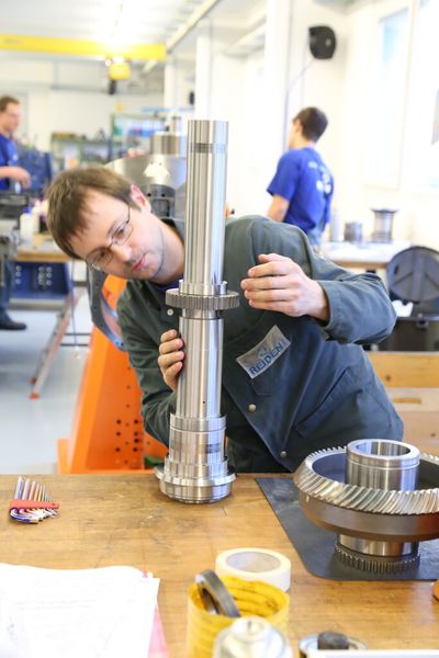 Kernkompetenz Spindeltechnologie: Die Spindeln sind perfekt auf ihre Aufgaben zugeschnitten ist. Patentiert ist die Double-Drive-Spindeltechnologie die sowohl hohe Drehmomente (per Getriebe) als auch hohe Drehzahlen fahren kann. (Matthias Böhm)