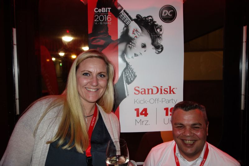 Melanie Grunewald und Jan Christiansen, SanDisk (Bild: IT-BUSINESS)