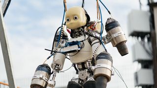 Stabilizing a humanoid robot in flight is a major challenge because the center of gravity can quickly change. However, with the help of AI, the scientists were able to overcome initial hurdles. (Image:IIT-Istituto Italiano di Tecnologia)