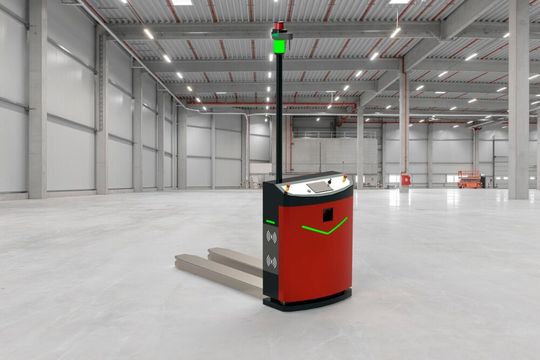 Auf der Logimat 2026 präsentiert Melkus Mechatronic erstmals den Palettentransporter G130 3.0 mit optimierter Batteriekapazität für noch höhere Leistungsfähigkeit.(Bild:  Melkus Mechatronic)