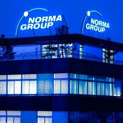 Der Automobilzulieferer Norma Group kreuzt in turbulenten Gewässern. Das bestätigen auch die neuesten Zahlen der Hessen. Ein kleiner Trost: Das Minus fiel nicht so stark aus, wie Analysten zuvor prognostizierten ... (Bild: Norma Group)