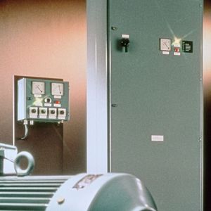 Der entscheidende Meilenstein bei der Entwicklung des Niederspannungs-Frequenzumrichters wurde im Jahr 1975 gelegt, als der SAMI A (Strömberg Asynchron Motor Inverter Drive) in Betrieb ging.(Bild:  ABB)