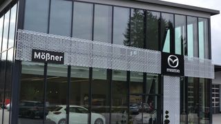 Das neu gebaute Autohaus liegt im 550-Einwohner-Ort Hechlingen am See. (Foto: Mauritz)