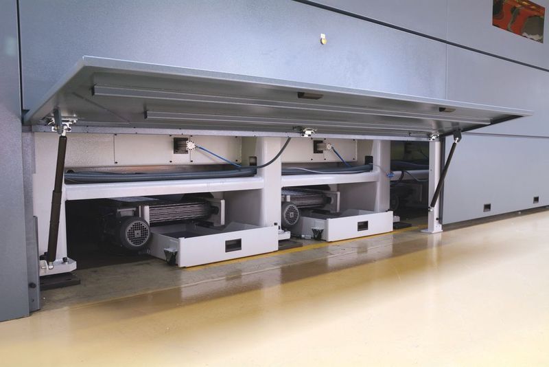...diese Kleinteile und die Schlacke werden per Fördersystem aus der Anlagen transportiert. (Knuth)