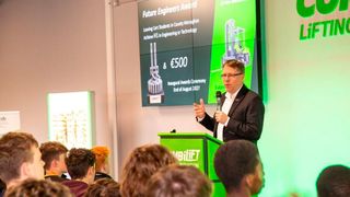 Combilift-CEO Martin McVicar will interessierte Jugendliche und junge Erwachsene von einer Karriere im Ingenieurwesen und in der Fertigungsindustrie begeistern. (Bild: Combilift)
