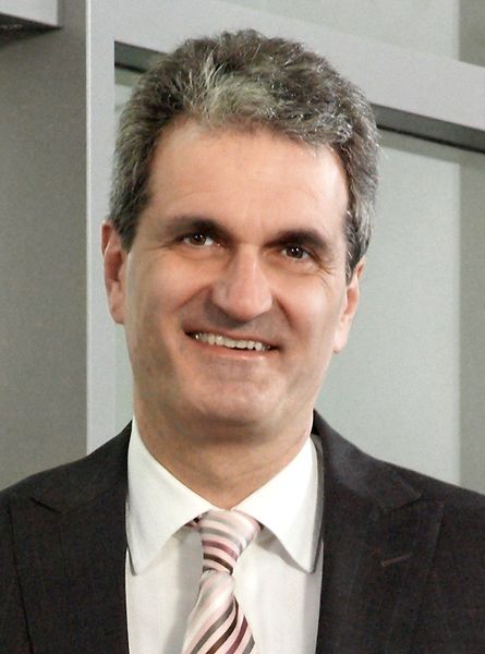 Klaus Winkler, Geschäftsführer Gebrüder Heller Maschinenfabrik: „Wir beobachten aktuell den Trend zu sogenannten Multitasking-Maschinen und -Anlagen, wobei die Verwendung von flexiblen Standardprodukten kostengünstige Lösungen erlaubt.“ (Bild: Heller)