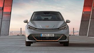 Cupra hat das erste rein elektrisch fahrende Modell der Marke, den Born, der Öffentlichkeit vorgestellt. (Bild: Seat)