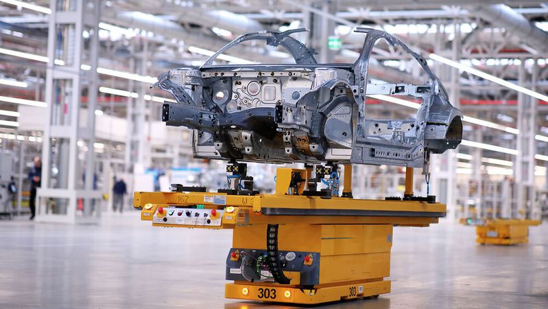 Innovation an vielen Stellen – die deutschen Hersteller werden besser, die chinesischen Autobauer bleiben führend.(Bild:  Daimler)