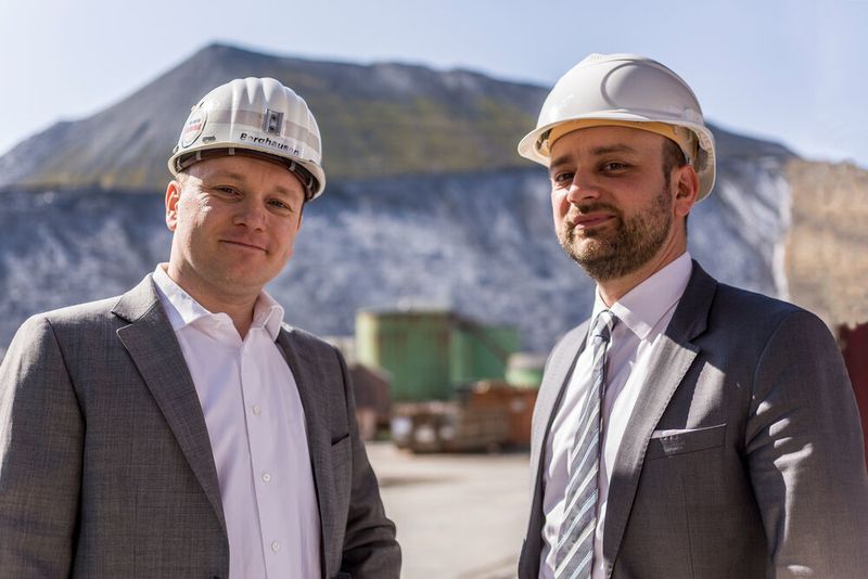 Projektpartner: Christian Berghausen, Leiter des Kraftwerk-Teams im Werk Sigmundshall von K+S (links), und Hans Karl Preuss, Geschäftsführer von Gabo IDM, blicken auf die erfolgreiche KKS-Einführung zurück. (Phoenix Contact)