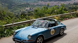 Eine Ausfahrt im Porsche 911 S 2.2 Targa von 1970 lässt Träume wahr werden. (Porsche)