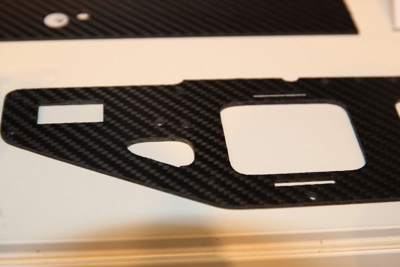 Das iwb zeigte unter anderem das Schneiden von CFK mittels Laserstrahl... (Bild: iwb)