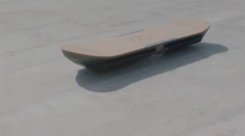 Fortbewegung der Zukunft mittels Lexus Hoverboard: Skaten ist heute, hovern morgen (Bild: Lexus)