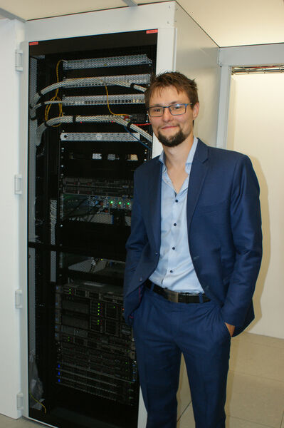 Gefüllt ist der Serverschrank mit Hardware von Dell.  (Ulrike Ostler/Vogel IT-Medien GmbH)