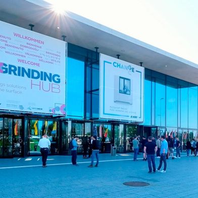 Mit der Grindinghub steht ab Anfang Mai wieder die Leitmesse für die Schleiftechnikbranche parat, um in turbulenten Zeiten zu zeigen, dass man nicht stillstehen sollte, was Innovationen betrifft. Hier eine kleine Einstimmung ... (Bild: Landesmesse Stuttgart)