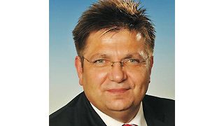 Uwe Gehrmann, Prokurist des VW-Autohauses Wicke, kämpft mit steigenden Neuwagenrabatten. Für ihn ist insbesondere die Entwicklung des Golf 7 entscheidend. (Foto: Wicke)