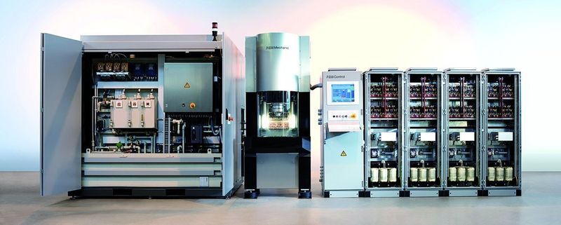Bild 4: Das PEM-Center von Pemtec arbeitet ähnlich wie eine Senkerodiermaschine. Allerdings entstehen dabei entgegengesetzt zum Erodieren mit einer vibrierenden Elektrode und einem geregeltem Arbeitsspalt hochpräzise Werkstücke. Bilder: Pemtec (1, 3, 4), Phillips (2) (Archiv: Vogel Business Media)
