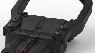 Das Steckverbindersystem LV-HPC erfüllt die Anforderungen nach DIN VDE 0623-589. (Schaltbau)