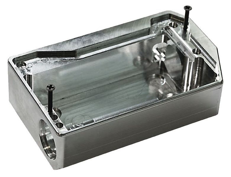 Anspruchsvolles Stahl-Werkstück, das auf einem BAZ C 42 U in 5-Achsen-Technologie in wenigen Aufspannungen komplett gefertigt wurde.  (Hermle)