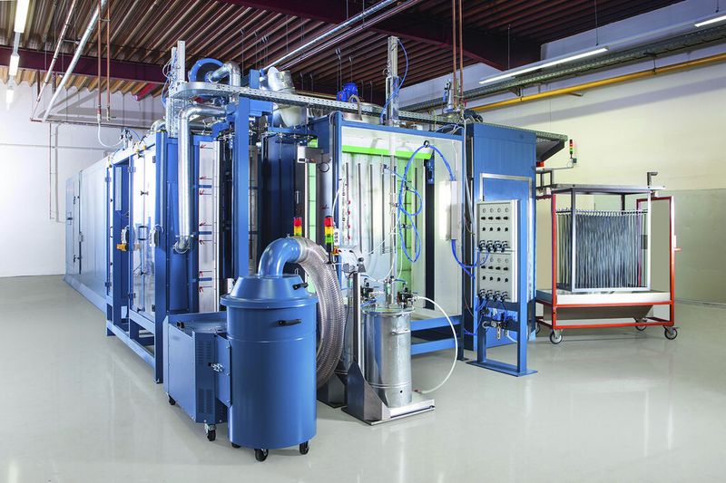 Gesamtansicht der neuartigen, automatisierten Gliss-Coat-Flock-Anlage. (Bild: AHC)