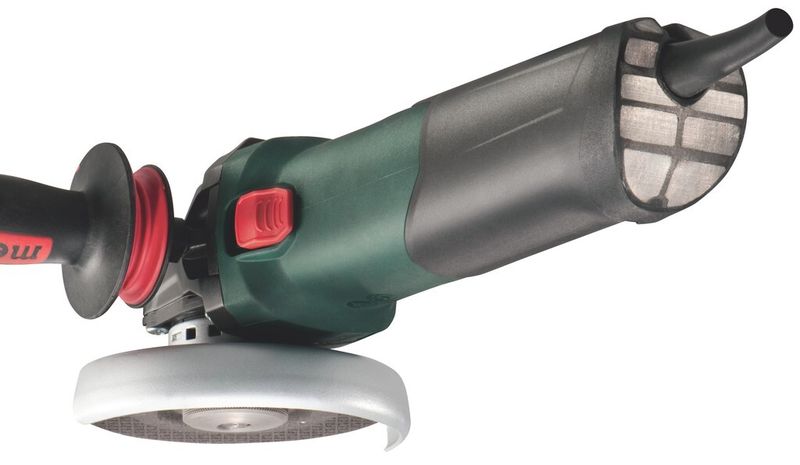 Der zusätzliche Staubschutzfilter lässt sich einfach auf die Lüftungsschlitze aufstecken und erhöht die Lebensdauer des Winkelschleifers in Extremanwendungen. (Bild: Metabo)