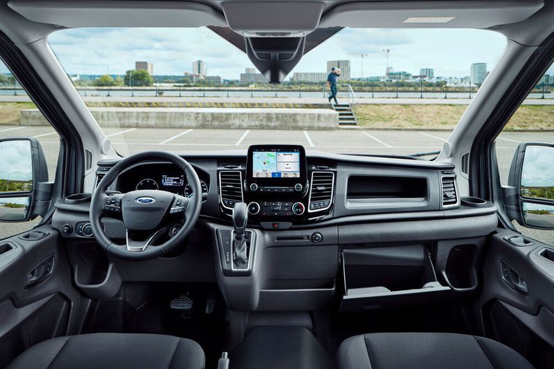 Auch das neue Sync 3-Infotainmentsystem mit Smartphoneintegration und Sprachbedienung stammt vom Custom. (Ford)