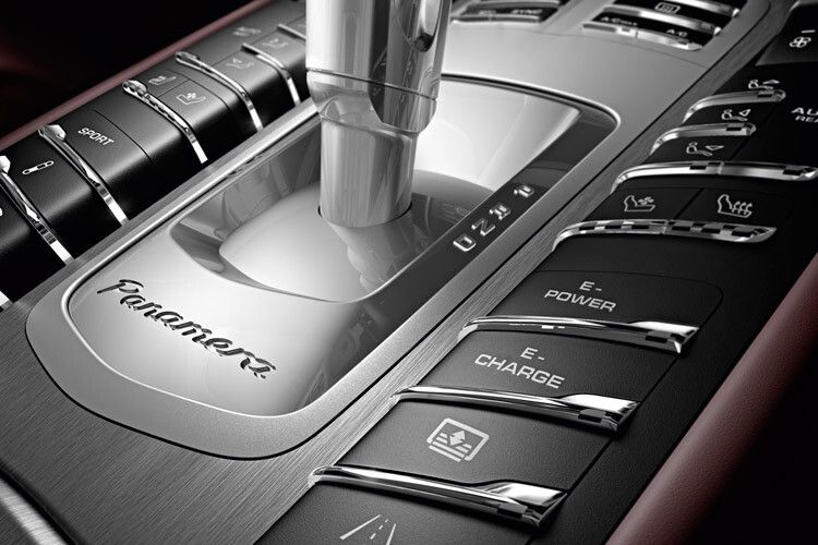Dank der größer dimensionierten Batterien stieg auch die rein elektrische Reichweite. (Foto: Porsche)