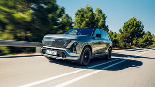 Der Cadillac Vistiq fällt vor allem auf europäischen Straßen auf. (Bild: Cadillac)