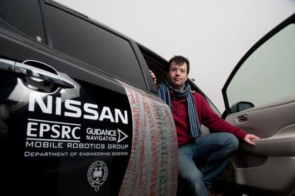 Autonom und elektrisch: Die Mobile Robotics Group der Oxford University hat einen Nissan LEAF zum autonom fahrenden Elektroauto umgebaut (Bild: MRG, Oxford University)