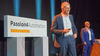 Florian Schneeberger, CEO von B&R, und Paolo Salvagno, Managing Director von B&R Schweiz, bei der Begrüssung der Gäste. (Bild: Pfeiffer Photodesign)